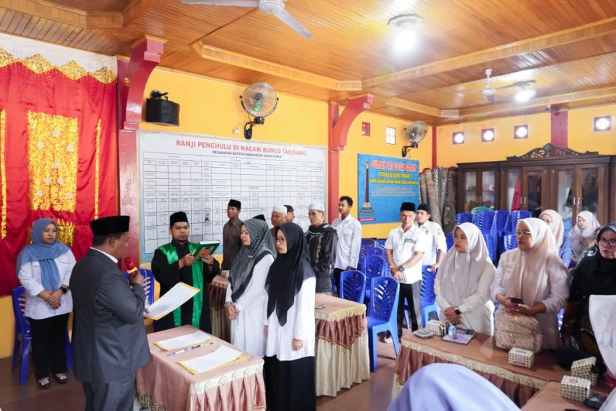 Pelantikan Kasi Pelayanan dan Kaur Tata Usaha dan Umum Nagari Bungo Tanjuang
